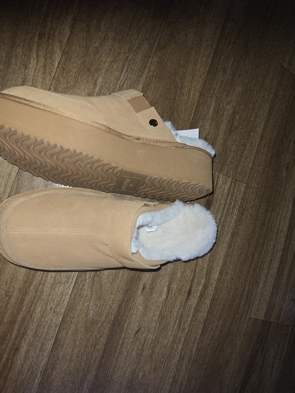 Cozy Faux-Shearling Slip-On Clog Slippers in Tan